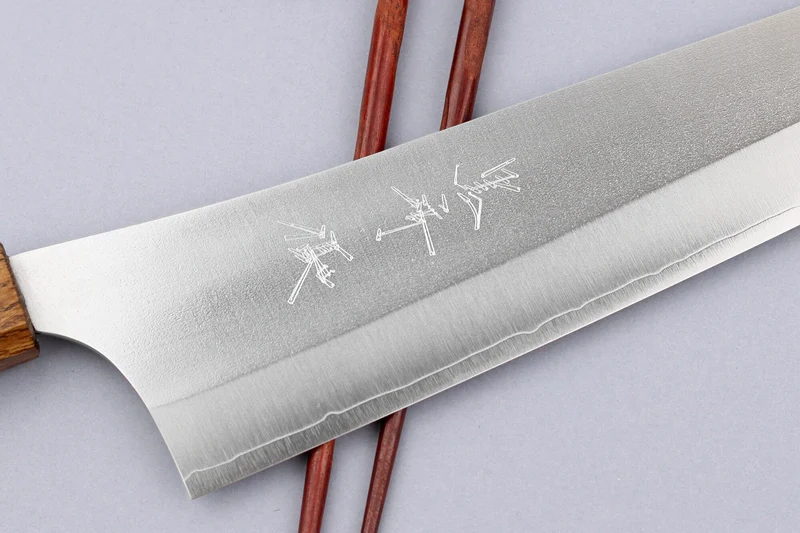 Couteau de chef 24cm japonais artisanal Yu Kurosaki Gekko San Maï