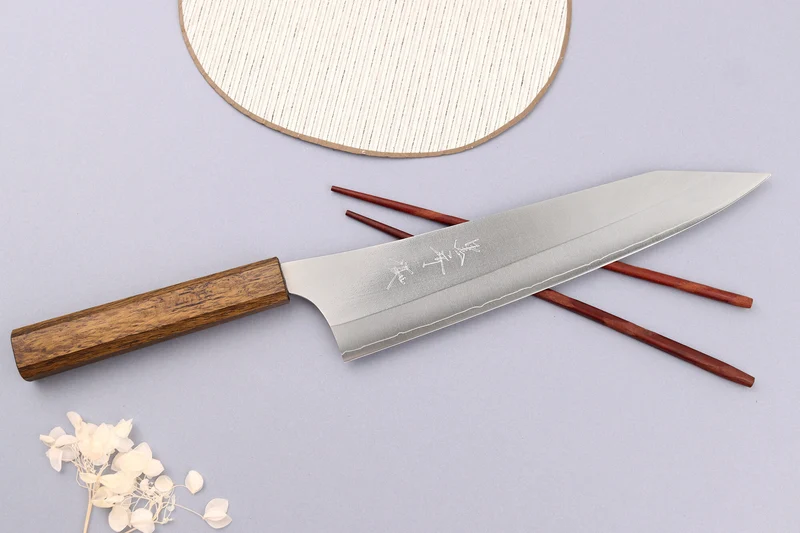 Couteau de chef 24cm japonais artisanal Yu Kurosaki Gekko San Maï