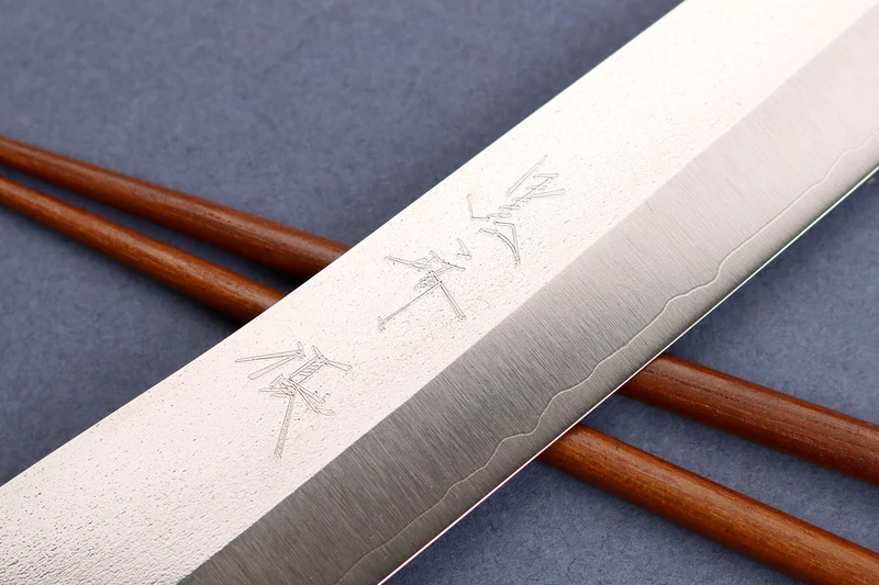Couteau sujihiki 24cm japonais artisanal Yu Kurosaki Gekko San Maï