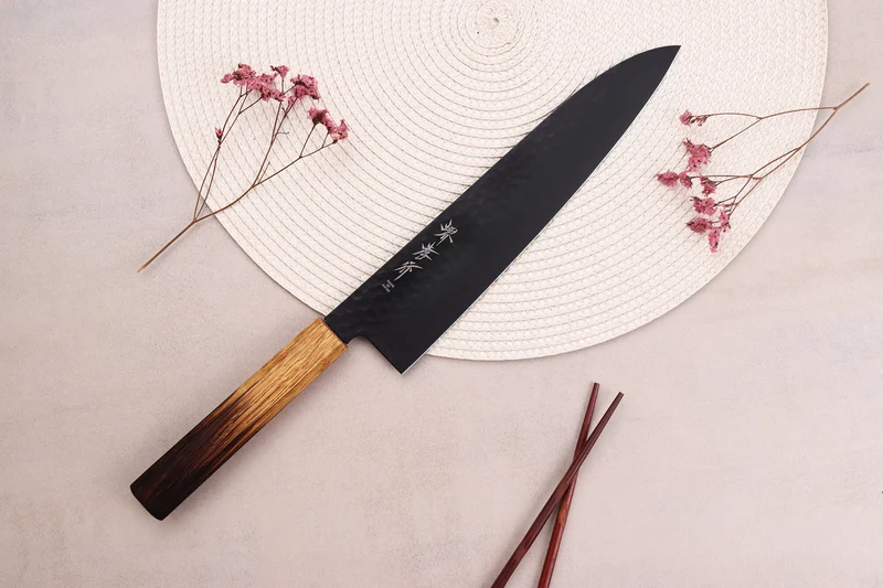 Couteau de chef 24cm japonais Sakai Takayuki Kurokage VG10 manche en chêne brûlé