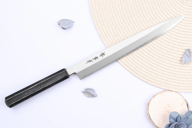 Couteau yanagiba japonais 24cm Sakai Takayuki Nanairo manche en résine ABS laquée