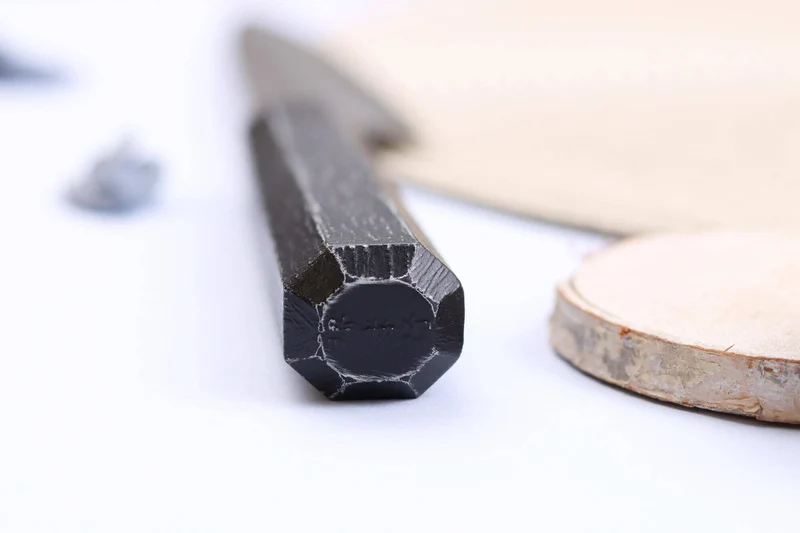 Couteau yanagiba japonais 21cm Sakai Takayuki Nanairo manche en résine ABS laquée