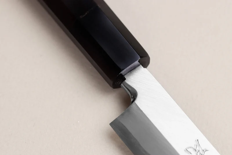 Couteau sakimaru takohiki japonais artisanal 27cm Sakai Takayuki Byakko manche en ébène + étui