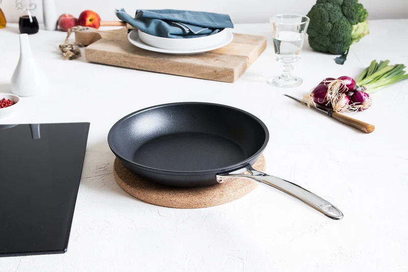 Poêle antiadhésive Cristel Castel'Pro Ultralu® en aluminium forgé et revêtement Ceraliss+