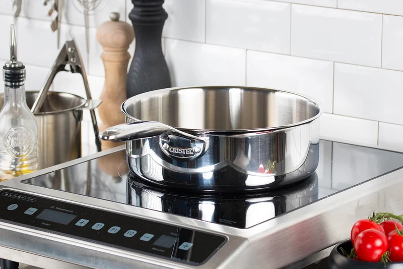 Sauteuse Cristel Castel'Pro en acier inoxydable 18/10 5 ply