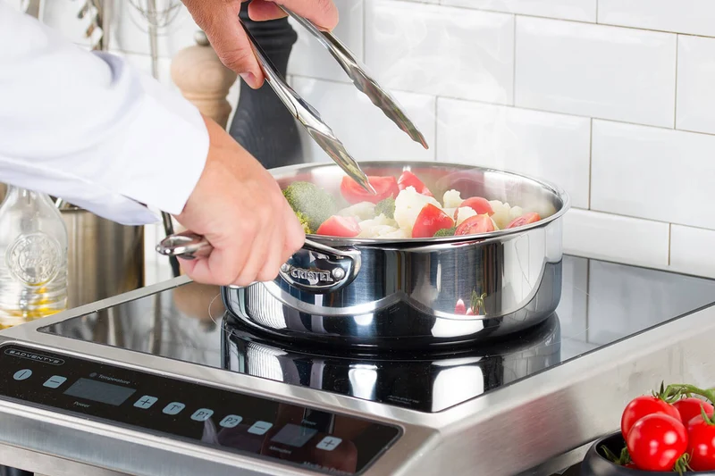 Sauteuse Cristel Castel'Pro en acier inoxydable 18/10 5 ply