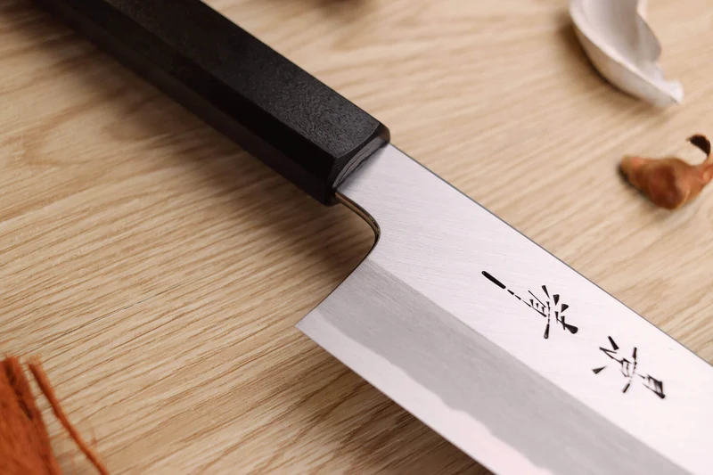 Couteau santoku japonais artisanal Kagekiyo Suri Urushi 18cm