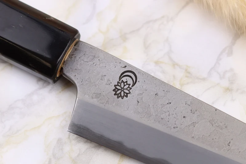 Couteau kiritsuke universel 13,5cm japonais artisanal Sakai Kikumori Kikuzuki Rin