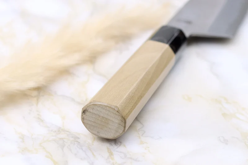 Couteau santoku 18cm japonais artisanal Sakai Kikumori Kikuzuki Rin