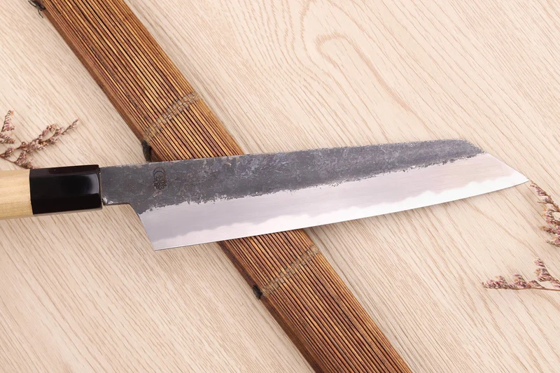 Couteau kiritsuke 21cm japonais artisanal Sakai Kikumori Kikuzuki Kuro