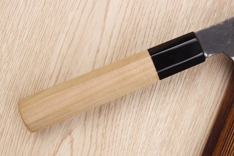 Couteau kiritsuke 21cm japonais artisanal Sakai Kikumori Kikuzuki Kuro