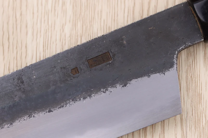 Couteau santoku 18cm japonais artisanal Sakai Kikumori Kikuzuki Kuro