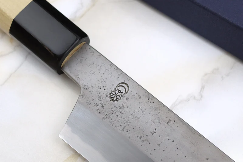 Couteau de chef kiritsuke 24cm japonais artisanal Sakai Kikumori Kikuzuki Rin