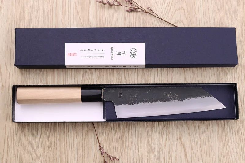 Couteau santoku kiritsuke 18cm japonais artisanal Sakai Kikumori Kikuzuki Kuro