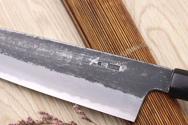 Couteau de chef kiritsuke 24cm japonais artisanal Sakai Kikumori Kikuzuki Kuro