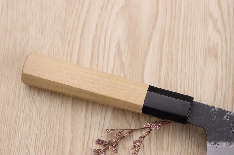 Couteau de chef 21cm japonais artisanal Sakai Kikumori Kikuzuki Kuro