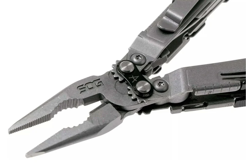 Pince multifonction SOG Powerlitre SGPL1001 17 pièces manche en acier 12,7cm