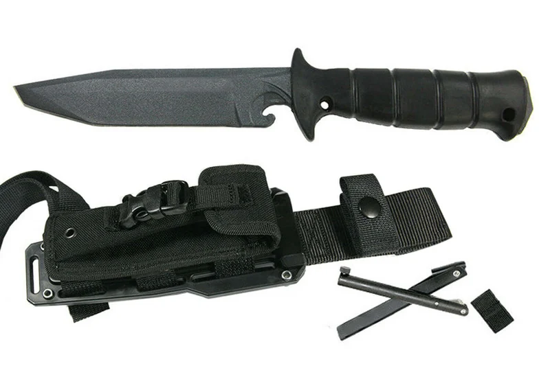 Couteau Wildsteer Wing-Tactic WING06113 lame tanto 12,5cm sans logo GIGN manche kraton noir + brise-vitre + étui POM + malette