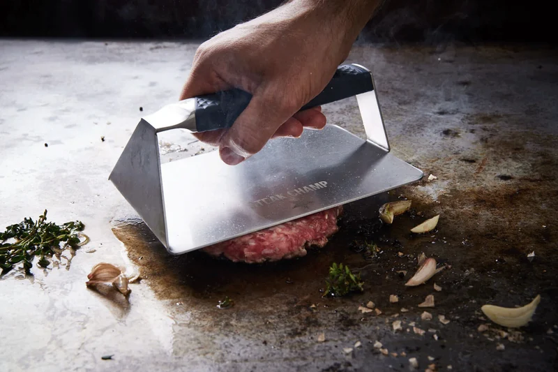 Presse pour barbecue et plancha Steak Champ en acier inoxydable 19x13x6,5cm