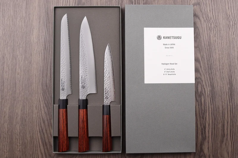Coffret de 3 couteaux japonais Kanetsugu Heptagon Uto universel, chef et pain