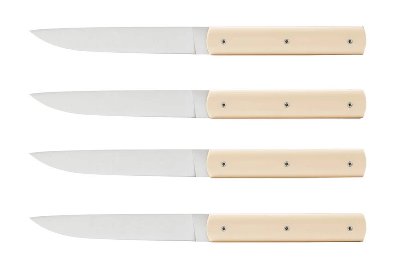 Coffret de 4 couteaux de table faits main Perceval 888 façon ivoire