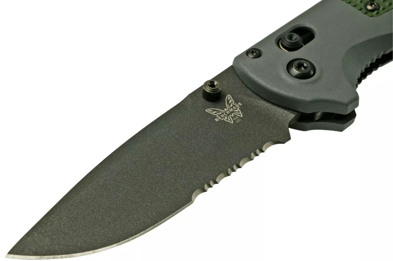 Couteau pliant Benchmade Redoubt 430SBK lame semi-dentelée manche Grivory gris/vert 12cm