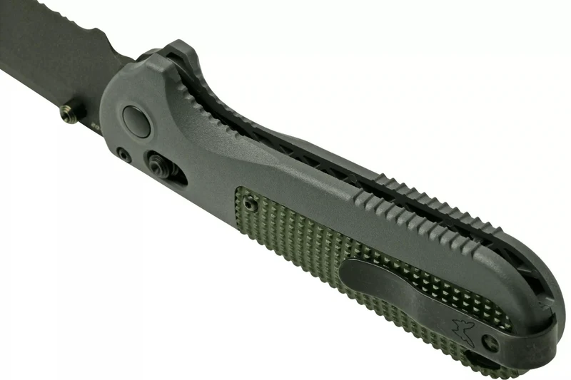 Couteau pliant Benchmade Redoubt 430SBK lame semi-dentelée manche Grivory gris/vert 12cm