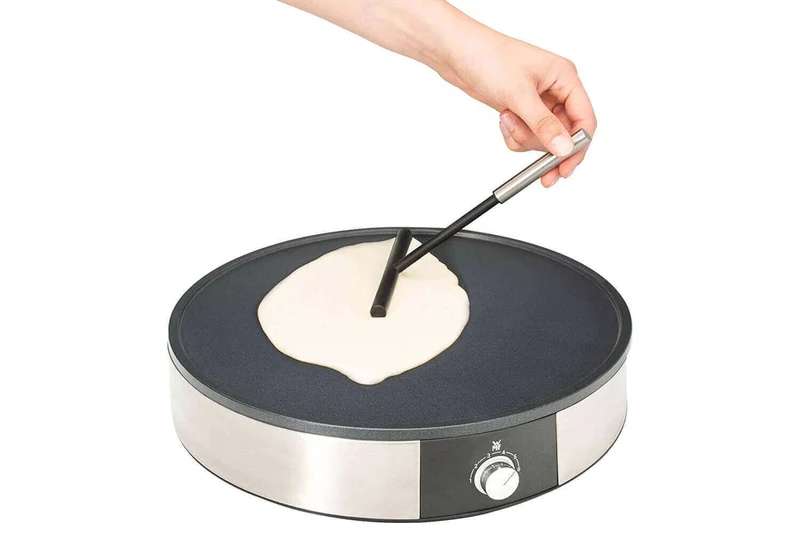 Crêpière électrique WMF Lono 1600W avec ustensiles