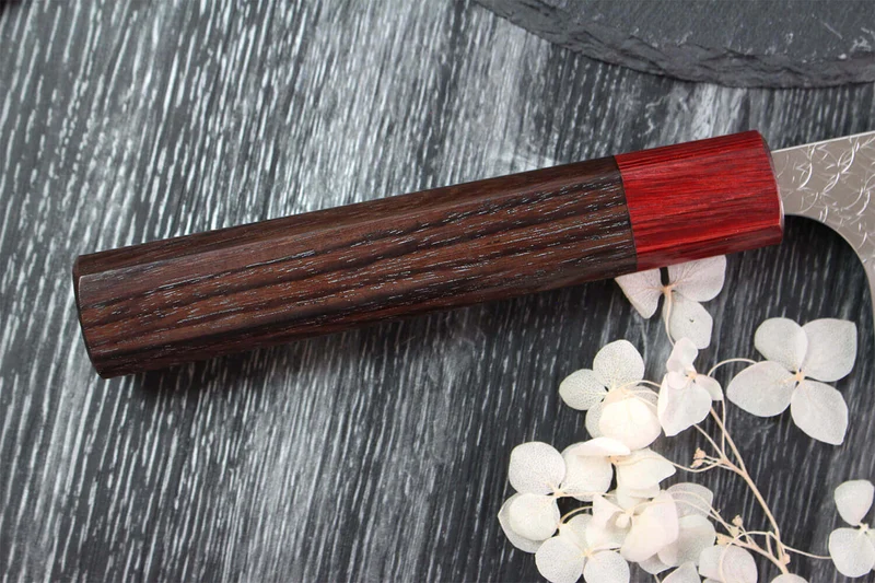 Couteau de chef japonais artisanal Yoshimi Kato Minamo SG2 Tsuchime 24cm