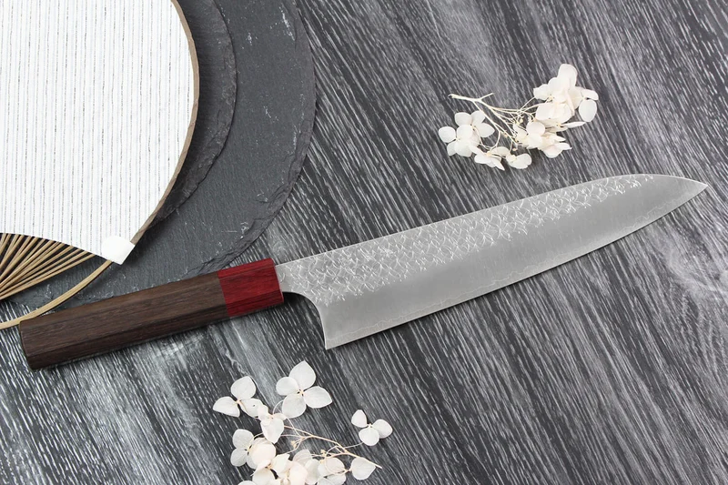 Couteau de chef japonais artisanal Yoshimi Kato Minamo SG2 Tsuchime 21cm