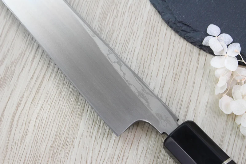 Couteau sakimaru takohiki japonais artisanal Naoki Mazaki Damascus biseauté 27cm