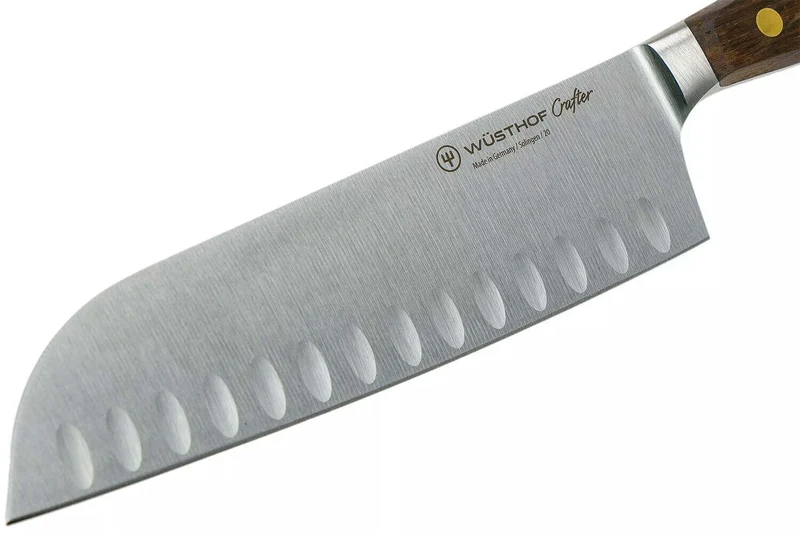 Couteau santoku alvéolé Wüsthof Crafter forgé 17cm en chêne fumé