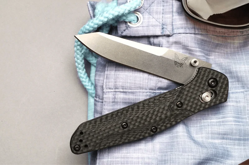 Couteau pliant Benchmade Osborne 940-1 lame tanto manche fibre de carbone noir 11cm