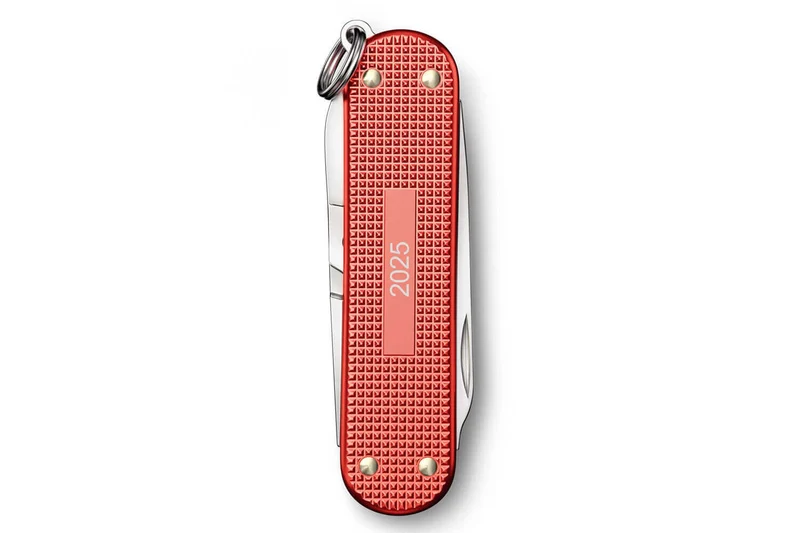 Couteau suisse Victorinox Classic SD Alox Édition Limitée 2025 rouge 58mm 5 fonctions