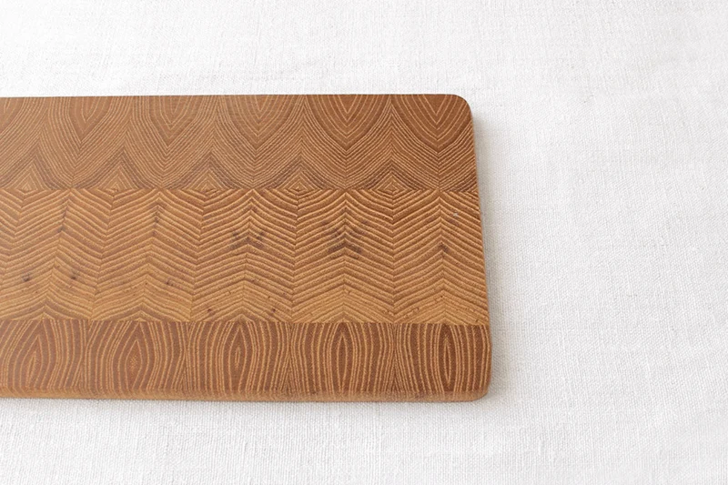 Planche de présentation Bérard en bois de robinier 34,5x16x1,3cm