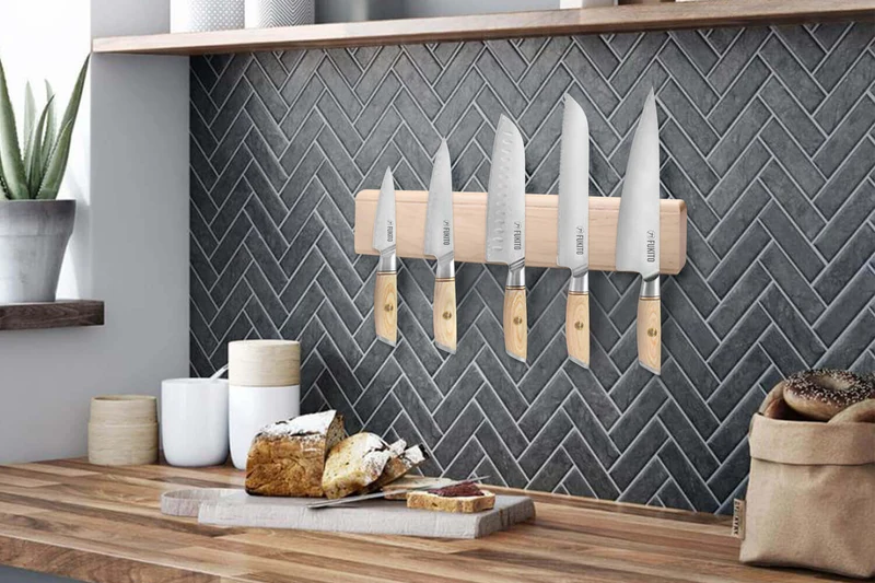 Barre aimantée en érable Guillaume Léonard pour 6 couteaux de cuisine - 40x6,5cm