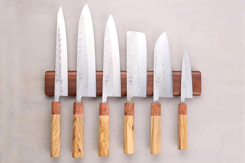 Barre aimantée en noyer Guillaume Léonard pour 6 couteaux de cuisine - 40x6,5cm