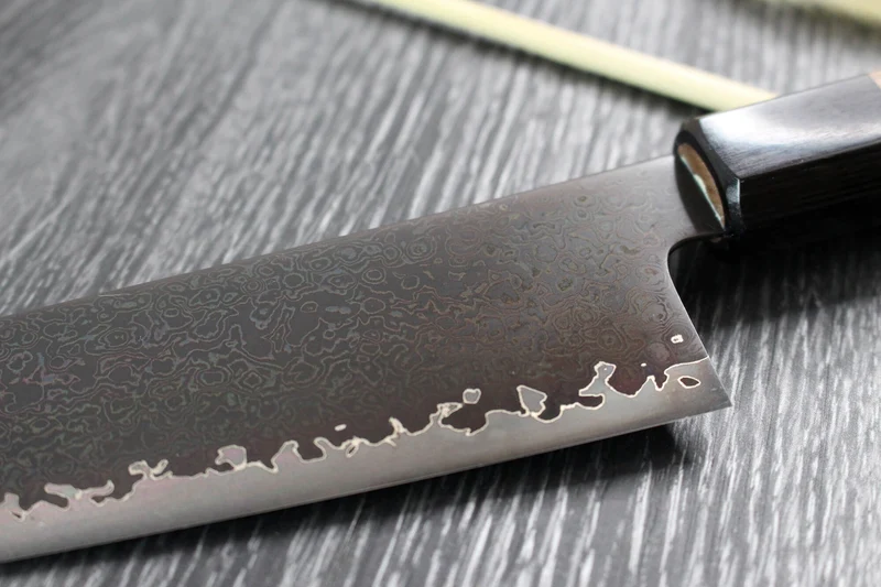 Couteau de chef kiritsuke japonais artisanal Kagekiyo Black Damascus VG10 21cm