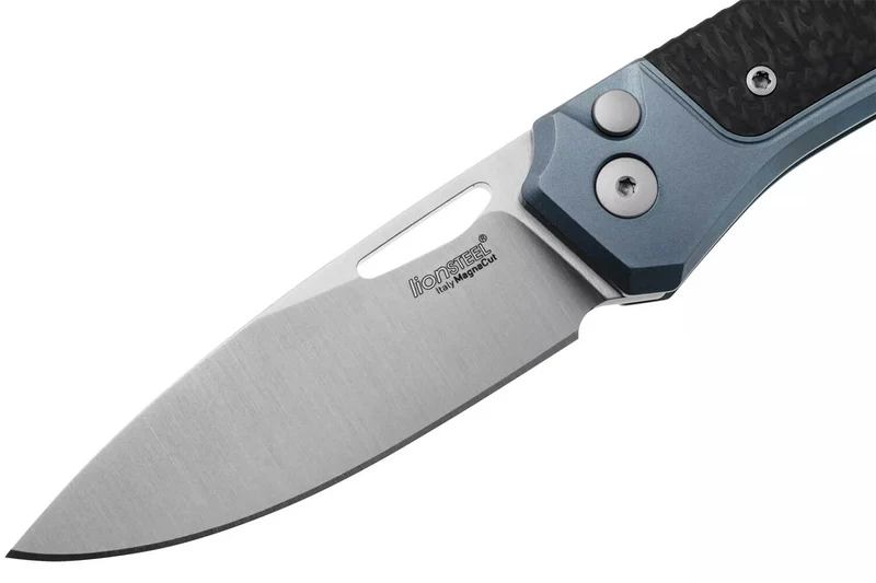 Couteau pliant LionSteel Twain TW-BLCF manche 10,5cm en titanium bleu et fibres de carbone