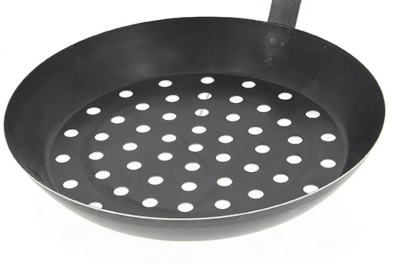 Poêle à marrons perforée De Buyer 5490.28 28cm en tôle d'acier bleuie pour cuisson sur braise