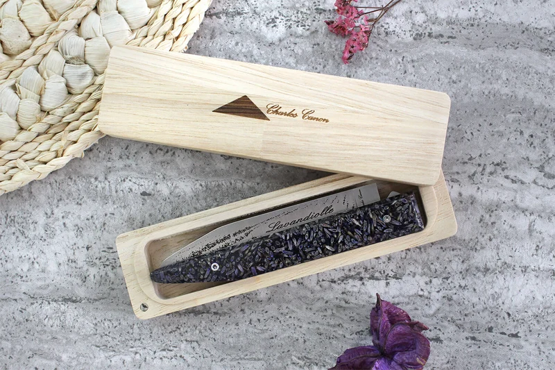 Couteau pliant Charles Canon Lavandiolle manche en lavande de Provence fabriqué en France + coffret en bois