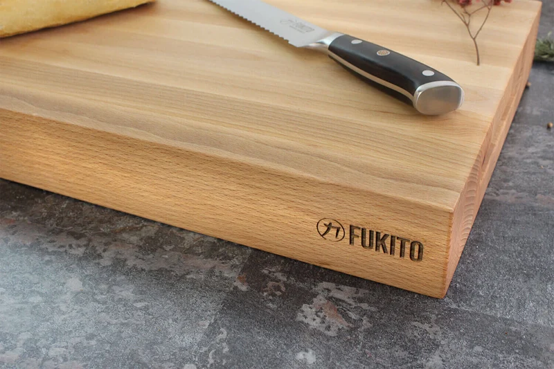 Billot de cuisine Fukito en bois de hêtre certifié FSC - 45 x 30 x 6,2 cm