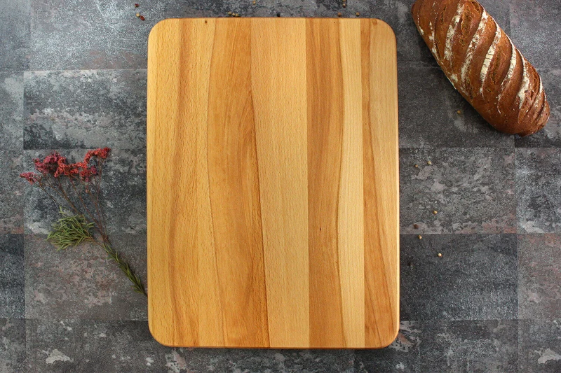 Planche à découper Wusaki en bois de hêtre certifié FSC avec rigole - 40 x 30 x 1,9 cm