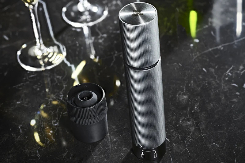Pompe de Conservation Peugeot Line Preserve Duo double fonction vin & effervescent + 3 bouchons