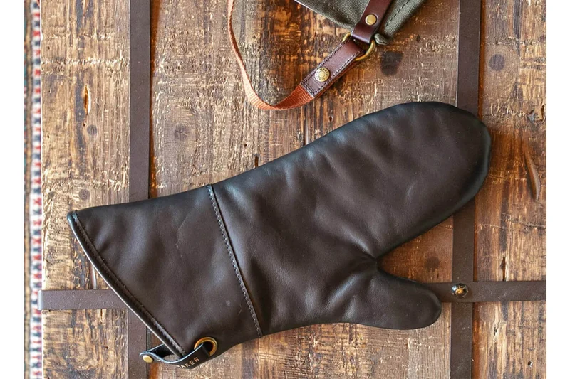 Manique Alaskan Maker Defender noir et vert en cuir