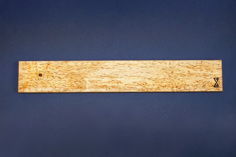 Barre aimantée artisanale Essences Creations en bouleau madré 43cm - 6 places