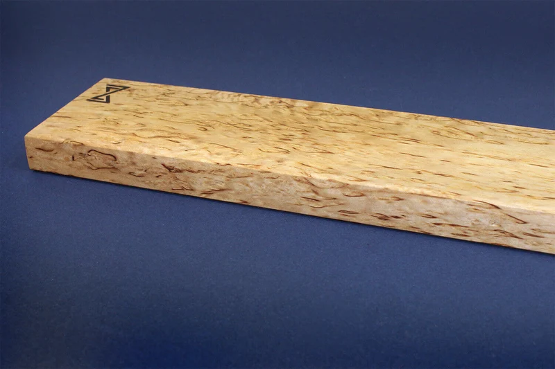 Barre aimantée artisanale Essences Creations en bouleau madré 43cm - 6 places
