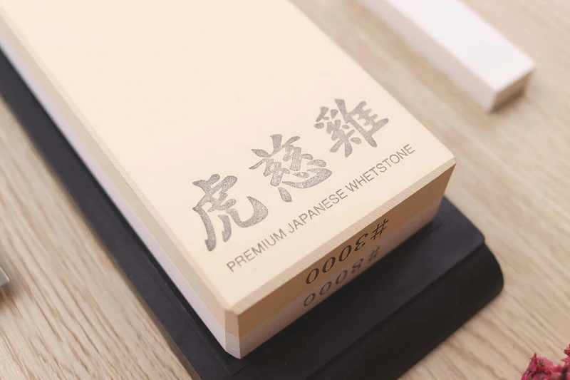 Pierre à aiguiser japonaise 3000/8000 Wusaki by Suehiro en céramique double face