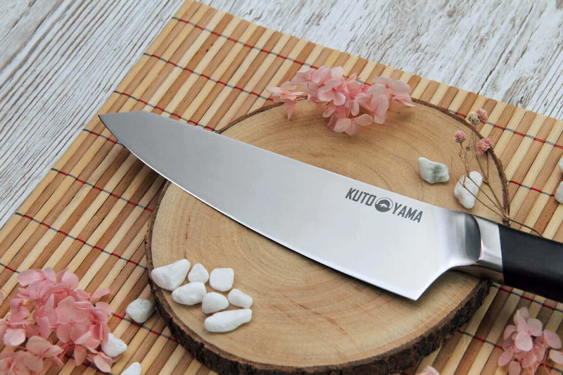 Couteau de chef Kutoyama lame 20cm et manche en bois d'ébène