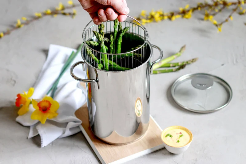 Cuit asperges Cristel 16cm avec panier inox et couvercle verre